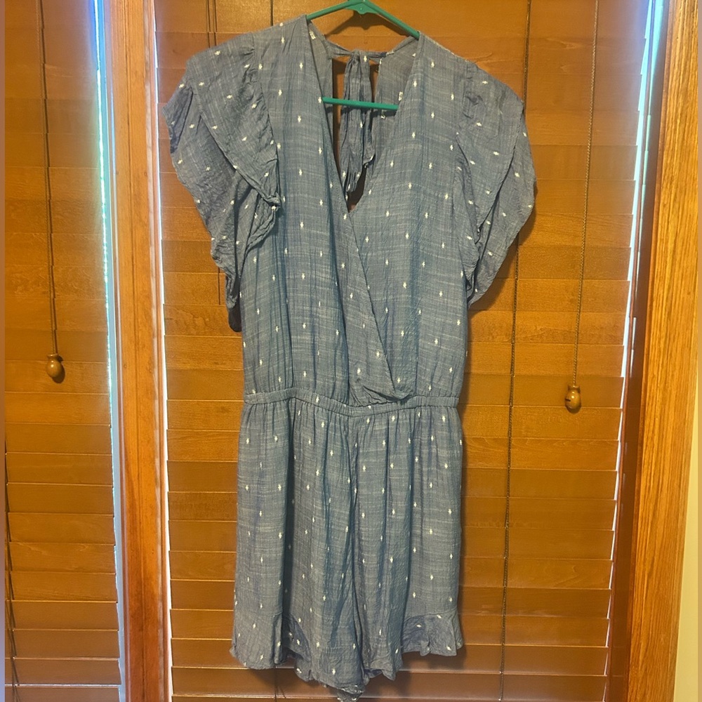 American Eagle Outfitters Blue and White Textured Romper